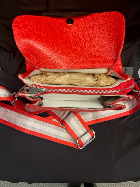 Luana Ferracuti Stylish Wide Strap Handbag